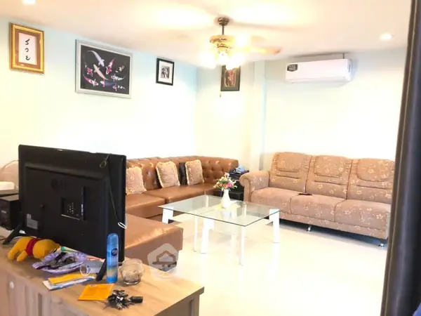 image_rental-10199293