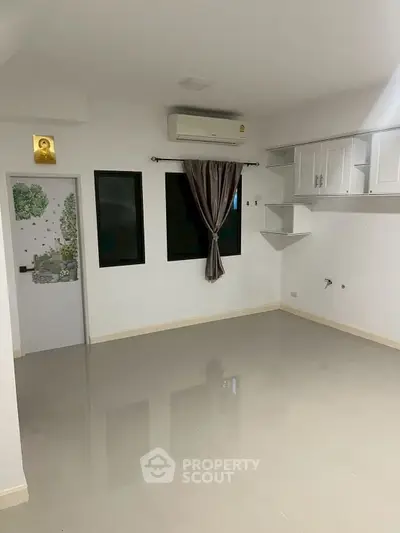 image_rental-27971771