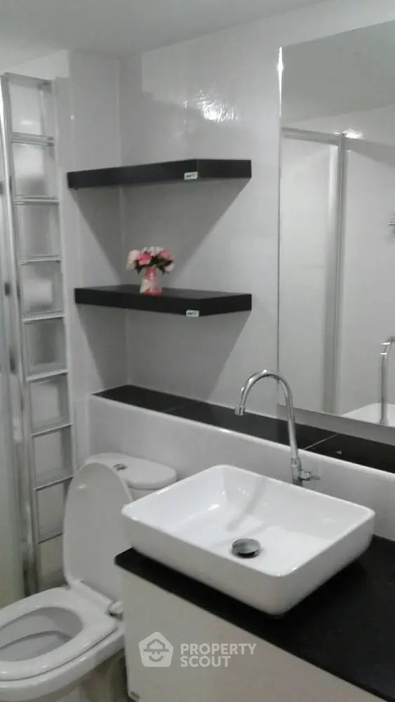  2 Bedrooms Condo -1