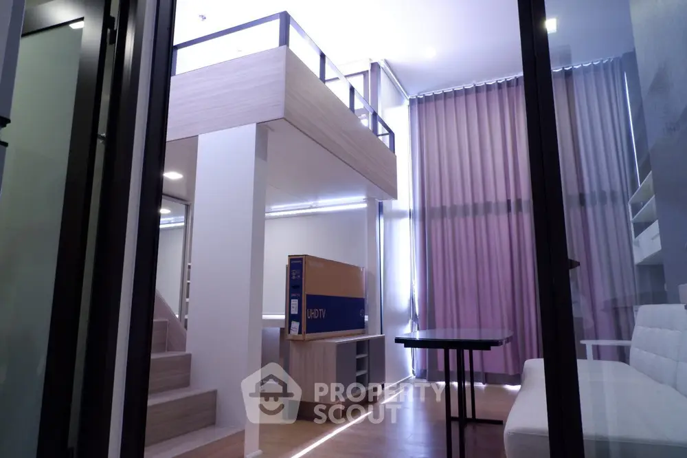  1 Bedroom Condo at Chewathai Residence Asoke-10