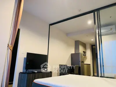 Fully Furnished 1 Bedroom Condo at Ideo Mobi Rangnam-3