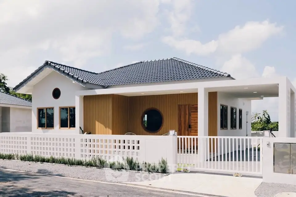 Charming modern bungalow with stylish facade and spacious front yard