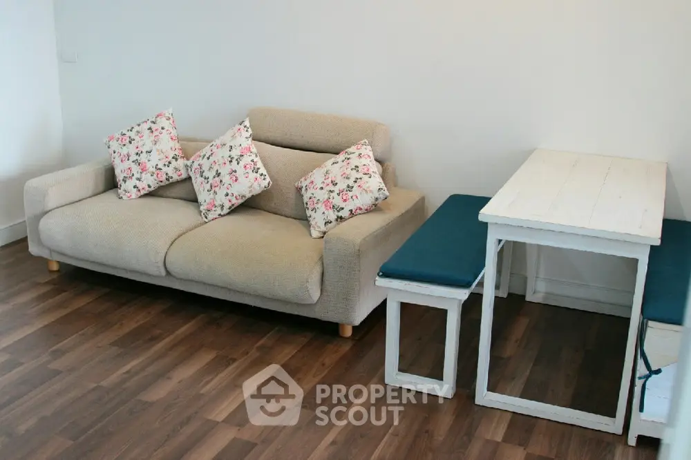  1 Bedroom Condo at The Room Sulkumvit 62-1