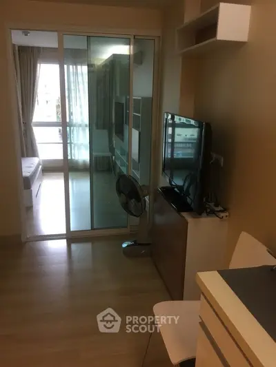  1 Bedroom Condo at Emerald Residence Ratchada-5