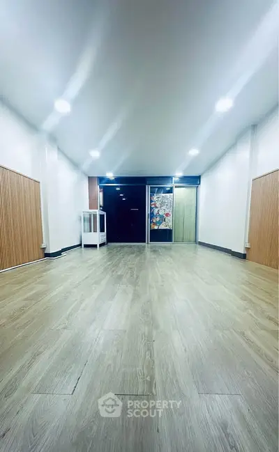 image_rental-31516115