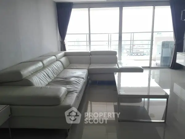 image_rental-5298383