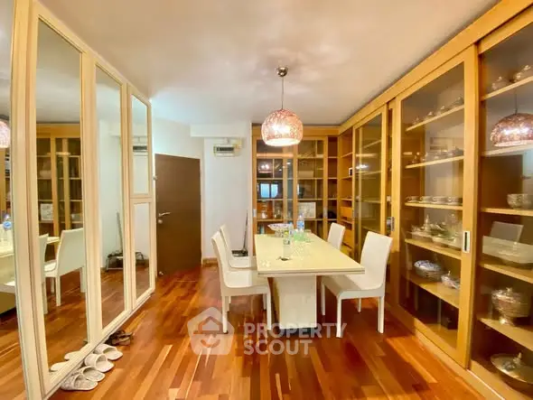 image_rental-30016888