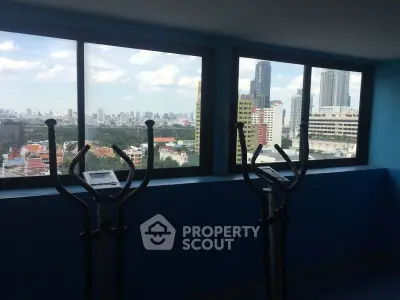  2 Bedrooms Condo at Renova Residence Chidlom Condominium-6