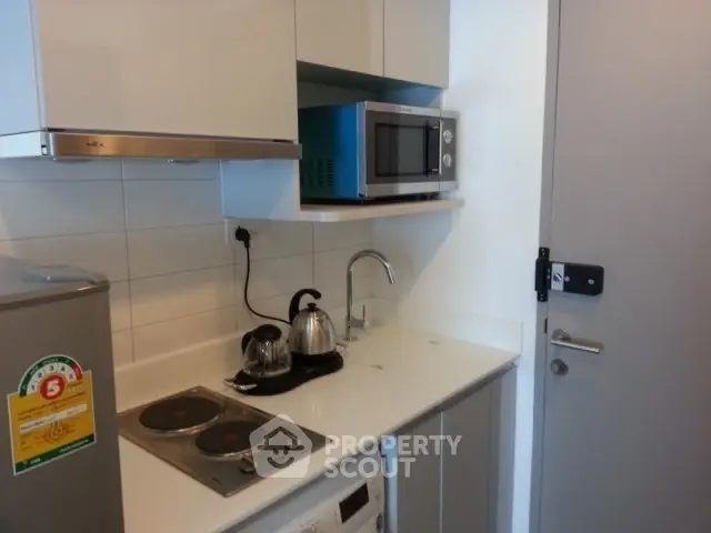  1 Bedroom Condo at Ideo Mobi Sukhumvit-1