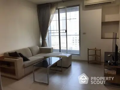 Fully Furnished 2 Bedrooms Condo at Rhythm Sukhumvit 50 Livingroom