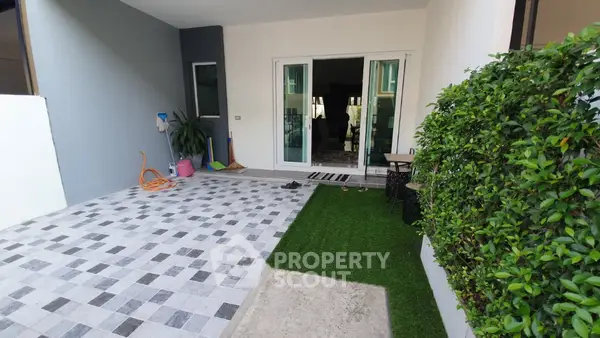 image_rental-6642633