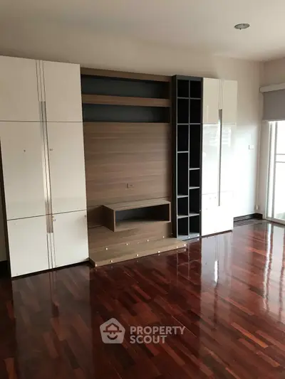 image_rental-28554759