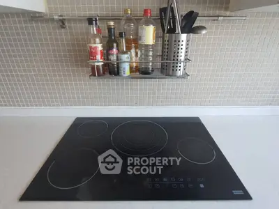  3 Bedrooms Condo at Urbana Langsuan Condominium-4