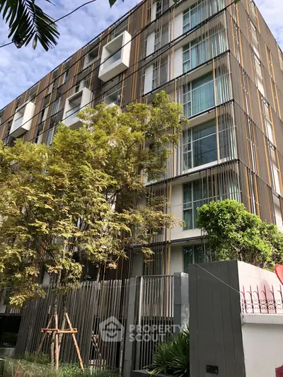  2 Bedrooms Condo at Via 31-5
