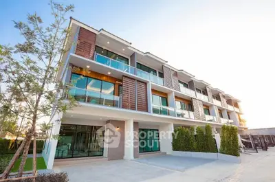 image_rental-12857919