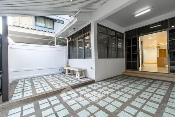 image_rental-28247448