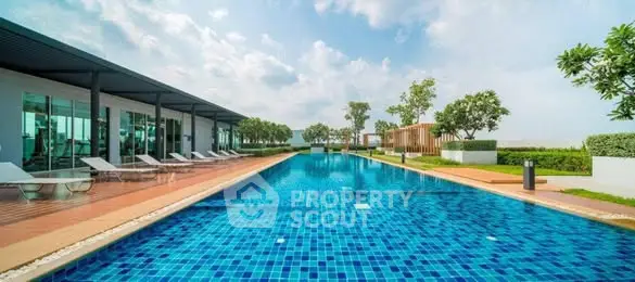 Luxurious rooftop pool with stunning views and modern amenities.