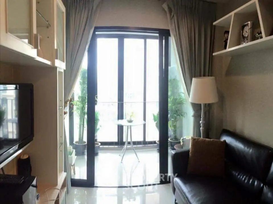 Fully Furnished 2 Bedrooms Condo at Ideo Ratchada Huaikwang-1