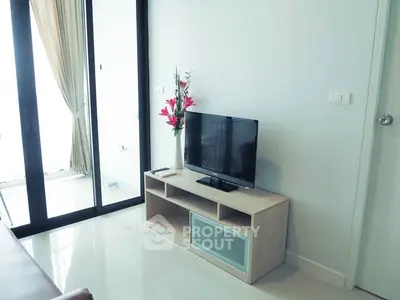 Fully Furnished 1 Bedroom Condo at Ideo Ratchada Huaikwang-4