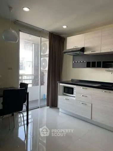 Fully Furnished 1 Bedroom Condo at Kes Ratchada-4