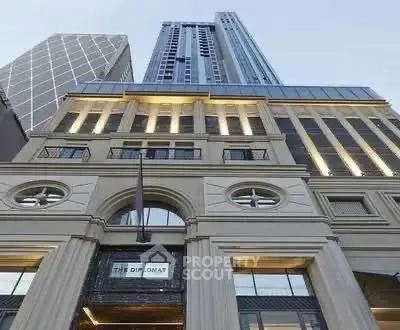 Stunning architectural facade of a modern high-rise building with elegant design elements.