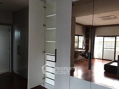 Fully Furnished 3 Bedrooms Apartment at U 26 I Residence-5
