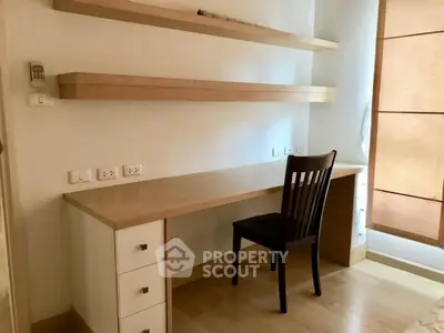  2 Bedrooms Condo at Phahol Metro Study