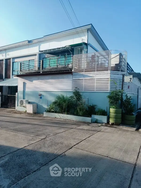 image_rental-7691104