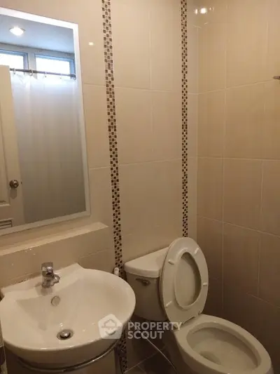  3 Bedrooms Condo at The Maple Sathon Narathiwat Condominium-4