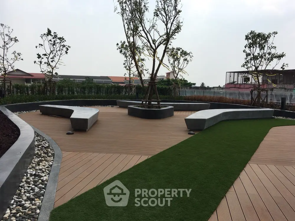  2 Bedrooms Condo at Chewathai Phetkasem 27-1