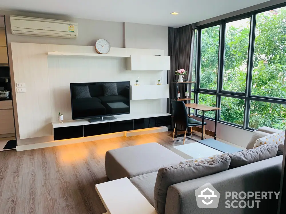  1 Bedroom Condo at The Room Sukhumvit 21-1