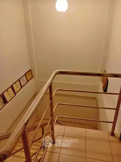 image_rental-31437171