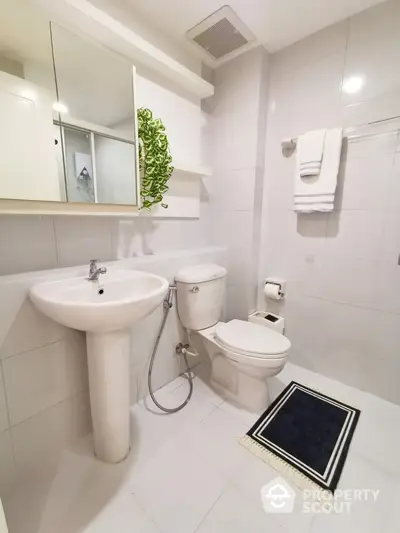  2 Bedrooms Condo at Elements Srinakarin-4