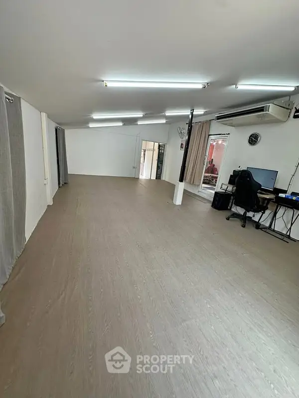 image_rental-27222534