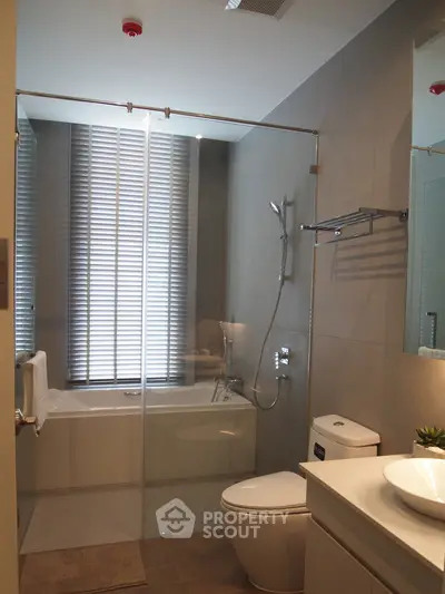  2 Bedrooms Condo -4