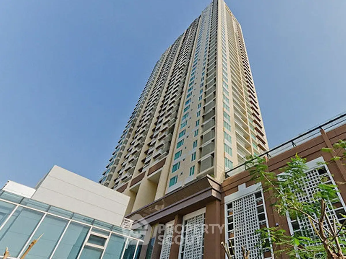 Stunning high-rise building with modern architecture and expansive city views.