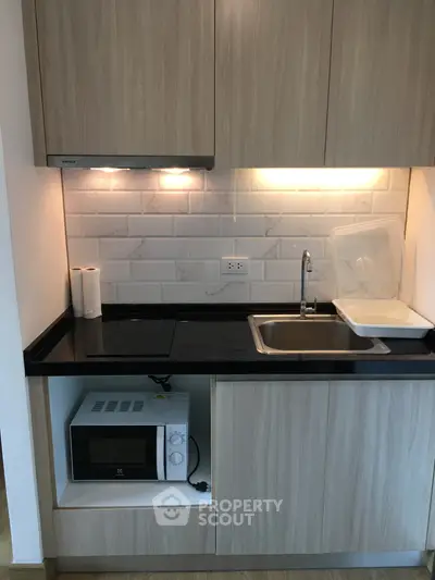 Fully Furnished 1 Bedroom Condo at The Light New York Sukhumvit 64-4