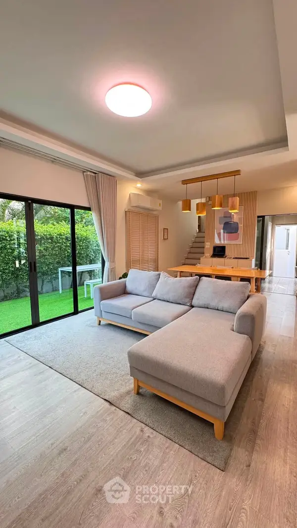 image_rental-34886739
