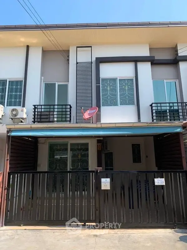 image_rental-7105740