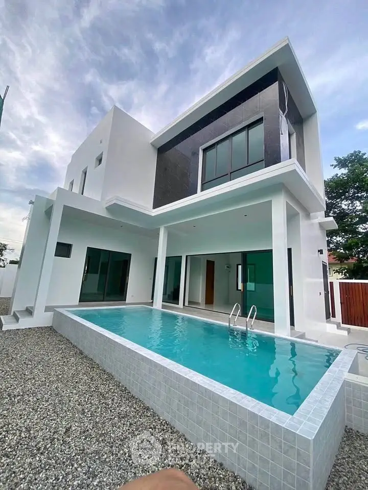 Modern luxury villa with sleek architecture and private pool, perfect for upscale living.