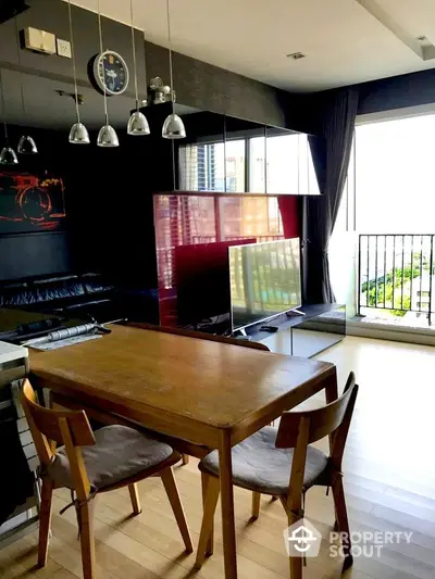  2 Bedrooms Condo at Siri At Sukhumvit-3