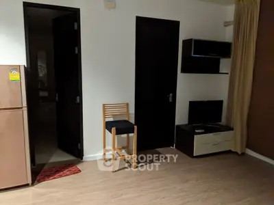  1 Bedroom Condo at Baan Klang Krung Siam Pathumwan Condominium Livingroom