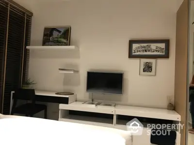  1 Bedroom Condo at The Lofts Ekkamai-2