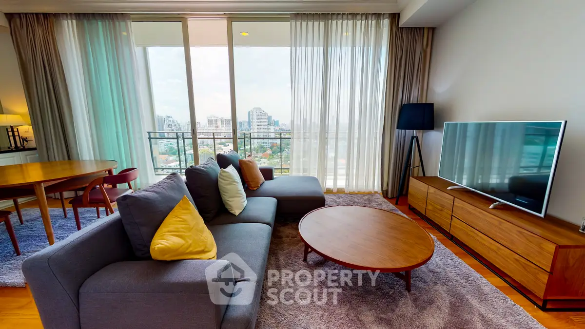  2 Bedrooms Condo at Royce Private Residence Sukhumvit 31-1