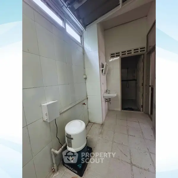 ทาวน์เฮ้าส์ 3-ห้องนอน ใน คลองจั่น