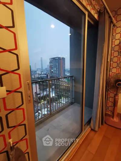  1 Bedroom Condo at Hive Taksin-2