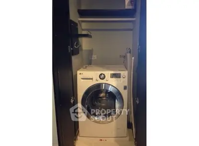  2 Bedrooms Condo -2