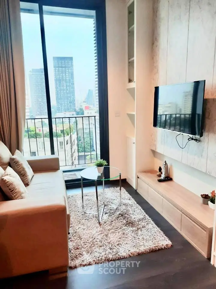 Fully Furnished 1 Bedroom Condo at Edge Sukhumvit 23-1