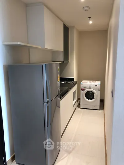 1 Bedroom Condo at Sky Walk Phra Khanong-5