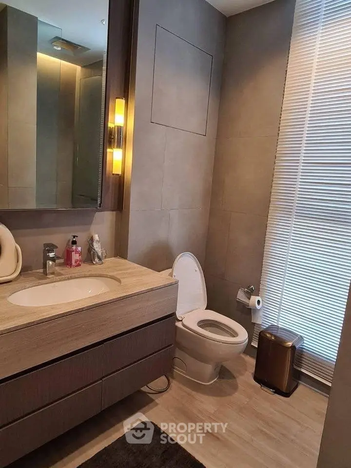 Modern bathroom with sleek design and contemporary fixtures.
